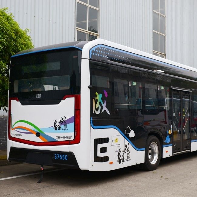 Autobus elettrico a batteria 12M con 350,07 kWh di batteria e autonomia da 280 a 650 km