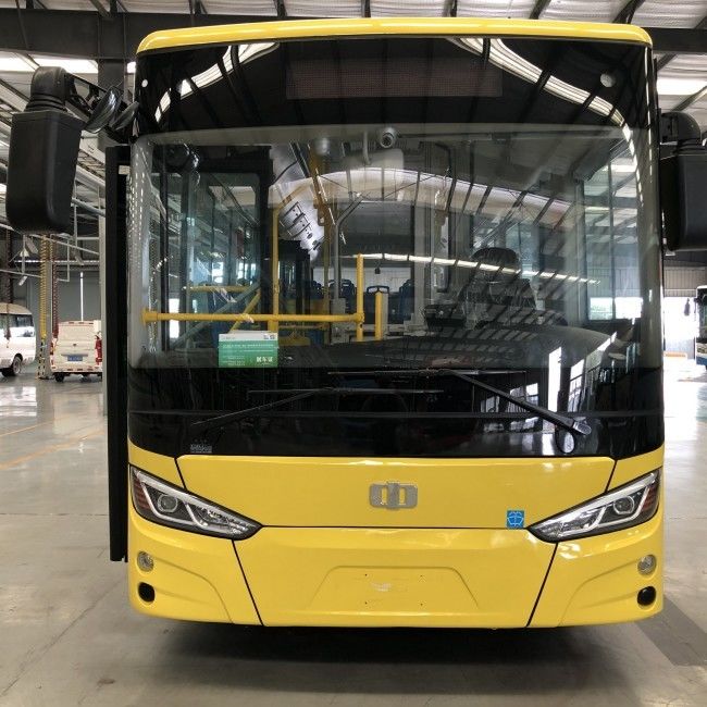 Due Autobus Elettrici Urbani a Batteria da 8m con 198,4 kWh di Potenza Batteria, 29 Posti e Guida a Sinistra